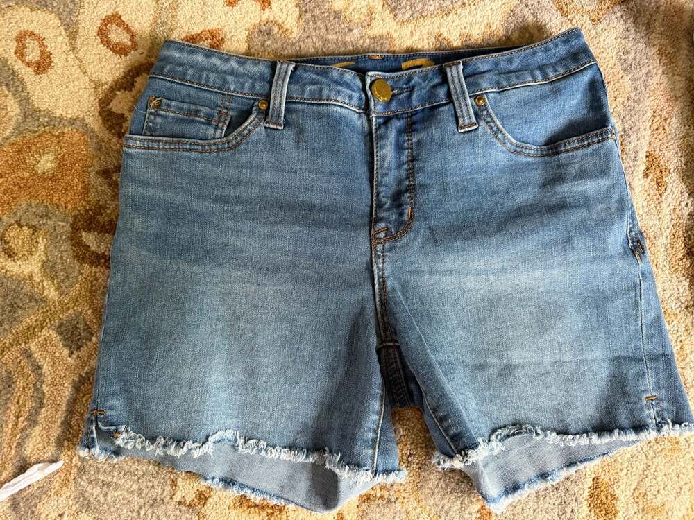 Seven7 Weekend Short Size 8 Raw Hem Denim Shorts